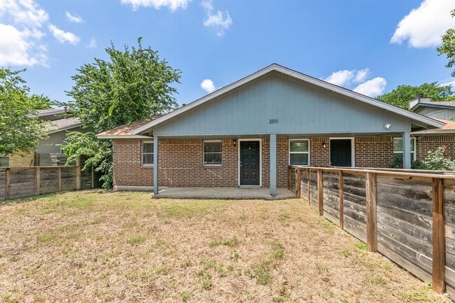 property at 2011 E Stassney Ln