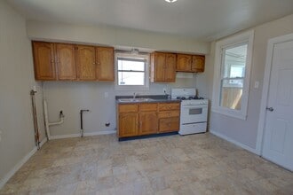 1402 14th St in Moline, IL - Building Photo - Building Photo