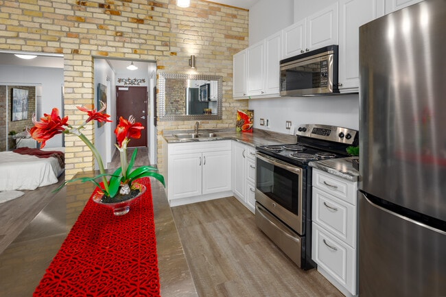 127 King St in London, ON - Building Photo - Interior Photo