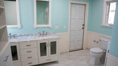 1511 N Rose St in Burbank, CA - Foto de edificio - Building Photo