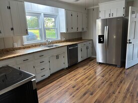 10535 US-231 in Bethpage, TN - Building Photo