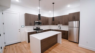 The Manor at Little Falls in Little Falls, NJ - Foto de edificio - Building Photo