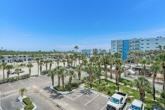 18400 Gulf Blvd in Indian Shores, FL - Building Photo - Building Photo