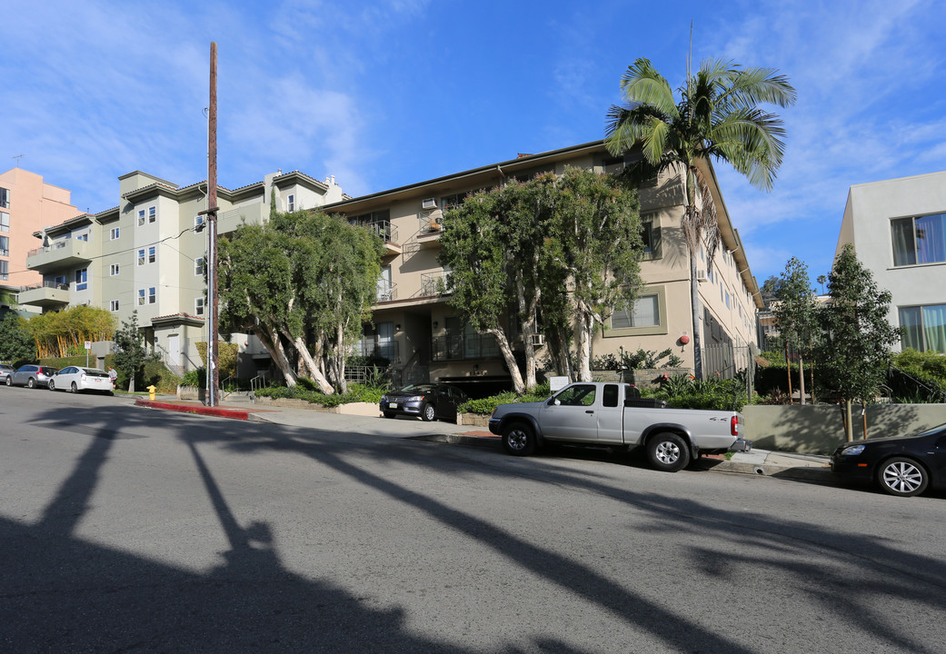 7245 Franklin Ave in Los Angeles, CA - Building Photo