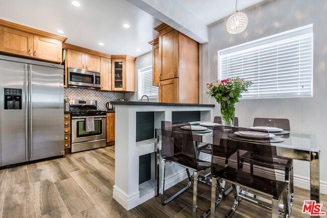 4407 Irvine Ave in Los Angeles, CA - Building Photo - Building Photo