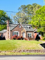2077 Cascade Rd SW in Atlanta, GA - Building Photo