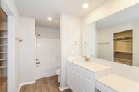 906 Hudson Rd photo'