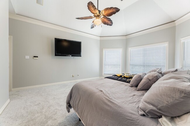 property at 10 Acorn Cluster Ct