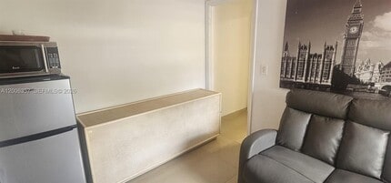 13931 SW 49th Cir Terrace in Miami, FL - Building Photo - Building Photo