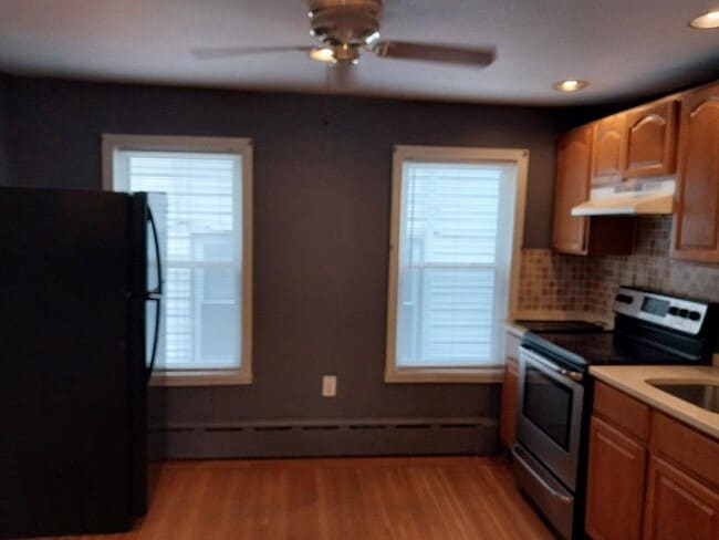 7 Hillside Ave, Unit 2 in Everett, MA - Building Photo - Building Photo