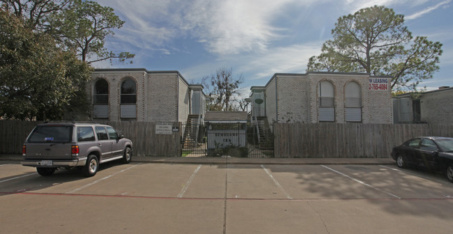 Scholar's Inn in Denton, TX - Foto de edificio - Building Photo