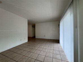 921 Meridian Ave in Miami Beach, FL - Building Photo - Building Photo