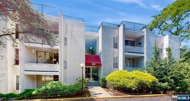 property at 462 River Rd