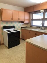 5319 SW 15th St in Topeka, KS - Building Photo - Building Photo