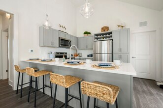 The Cottages at Daytona Beach in Daytona Beach, FL - Building Photo - Building Photo