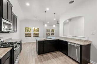 2316 Cedar Pl Dr in Conroe, TX - Foto de edificio - Building Photo