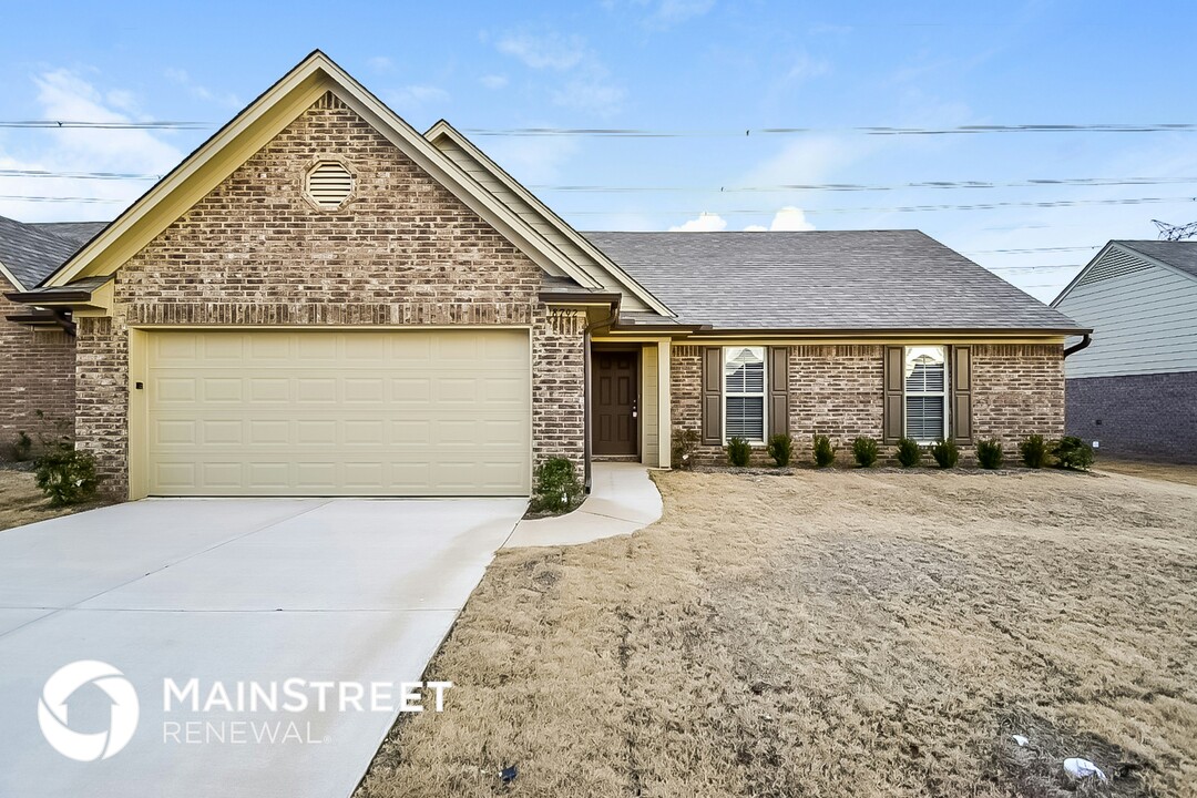 8792 Smith Ranch Dr in Southaven, MS - Foto de edificio