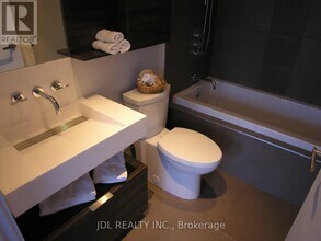 5 St Joseph St in Toronto, ON - Building Photo - Building Photo