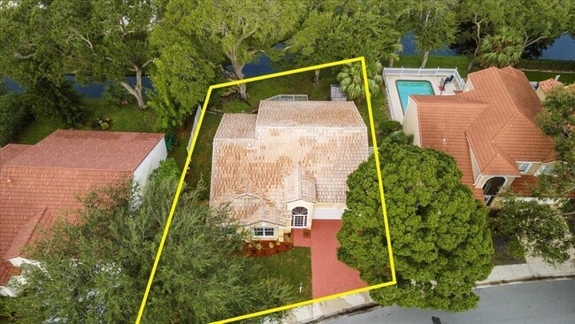 property at 1033 Siena Oaks Cir W