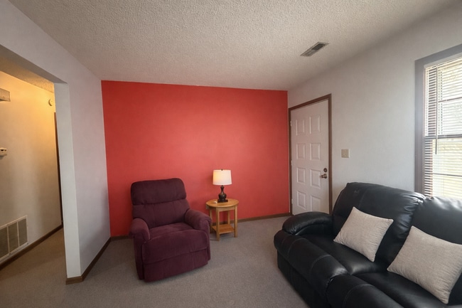 1341 New York St in Lawrence, KS - Building Photo - Building Photo