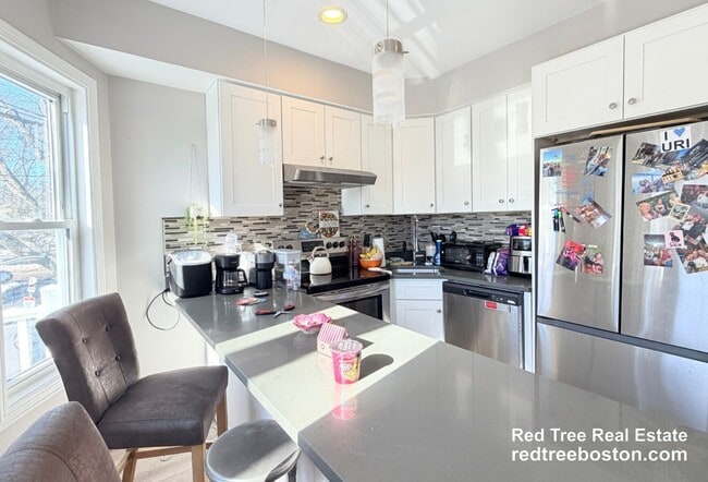 39 Long Ave, Unit 2 in Boston, MA - Building Photo - Building Photo