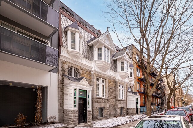 3480 Hutchison Rue