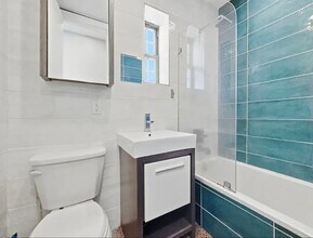 417 Throop Ave in Brooklyn, NY - Foto de edificio - Building Photo