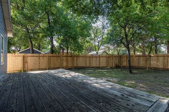 716 W 35th St in Austin, TX - Foto de edificio - Building Photo