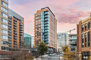 2000 Clarendon Blvd in Arlington, VA - Building Photo