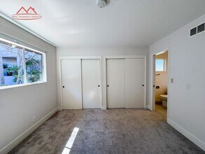 411 College Ave in Palo Alto, CA - Building Photo - Building Photo