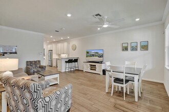 1300 Eucalyptus Dr in Hollywood, FL - Building Photo - Building Photo