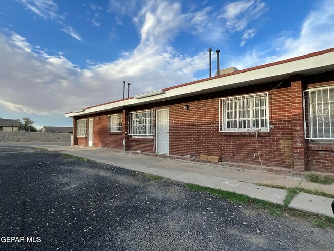 3812 Hayes Ave in El Paso, TX - Building Photo - Building Photo