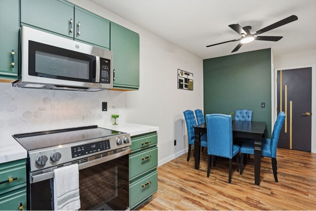 10 SE 105th Ave in Portland, OR - Building Photo - Building Photo