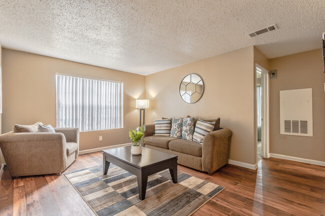 Village Square Apartments in Irving, TX - Building Photo - Interior Photo