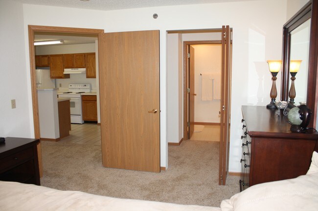 Mendocino Village in Sheboygan, WI - Foto de edificio - Building Photo