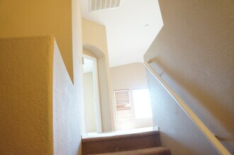 2554 Velez Valley Way in Henderson, NV - Building Photo - Building Photo