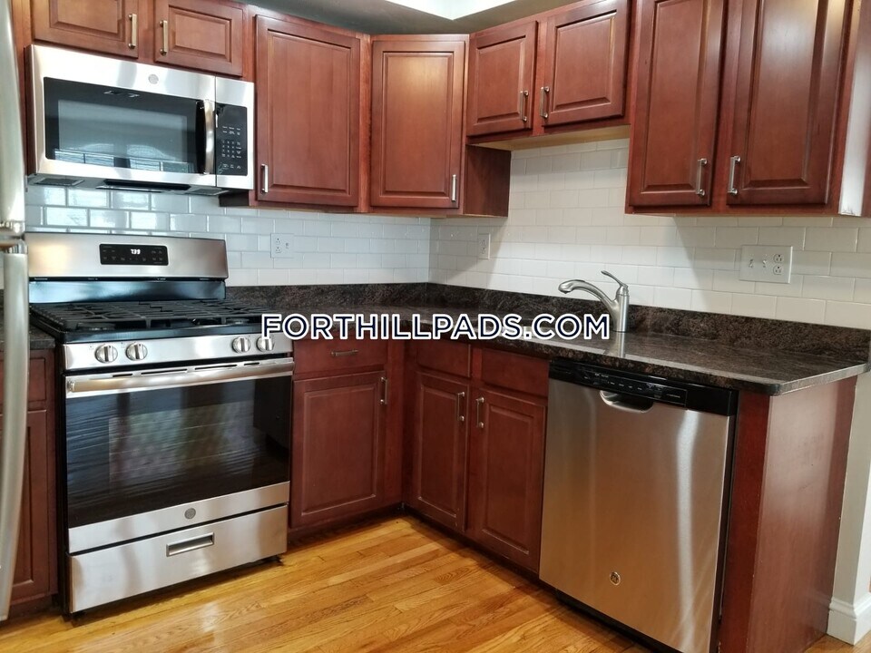 16 Notre Dame St in Boston, MA - Building Photo