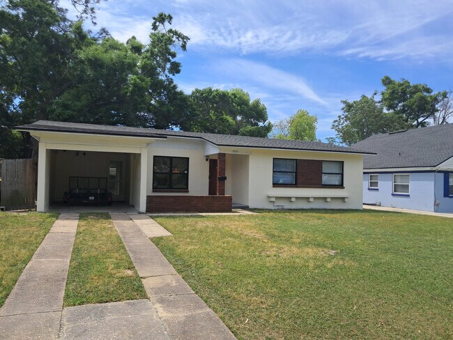 5222 shirley ave in Jacksonville, FL - Foto de edificio - Building Photo