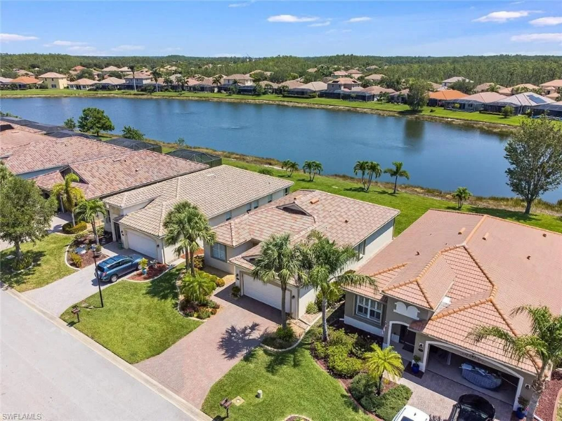 21693 Belvedere Ln in Estero, FL - Building Photo