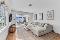 8 Century Ln in Miami Beach, FL - Building Photo - Building Photo