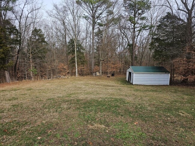 property at 1940 Chester Harris Rd