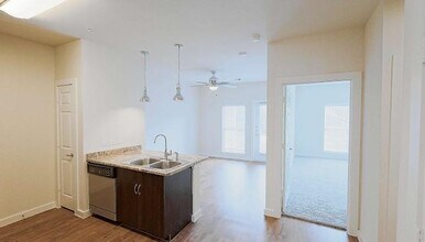 6725 Circle S Rd in Austin, TX - Building Photo - Building Photo