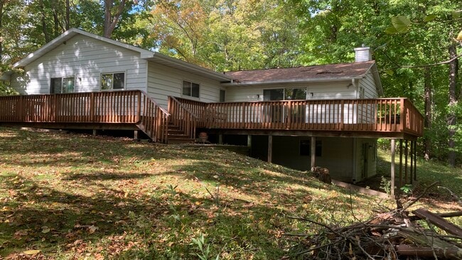 property at 3710 N Overland Rd