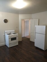 1458 Penn Ave, Unit 2nd floor in New Brighton, PA - Building Photo - Building Photo