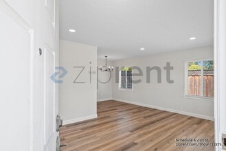 1498 Valota Rd in Redwood City, CA - Building Photo - Building Photo