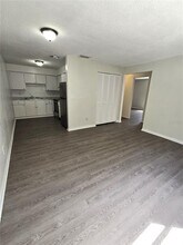 13714 N 20th St in Tampa, FL - Building Photo - Building Photo