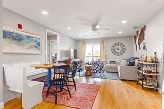 1093 Main St in Weymouth, MA - Foto de edificio - Building Photo