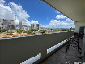 2085 Ala Wai Blvd in Honolulu, HI - Building Photo