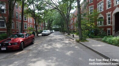 8 Strathmore Rd, Unit 3 in Brookline, MA - Building Photo - Building Photo