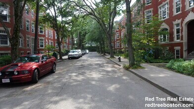 8 Strathmore Rd, Unit 3 in Brookline, MA - Foto de edificio - Building Photo